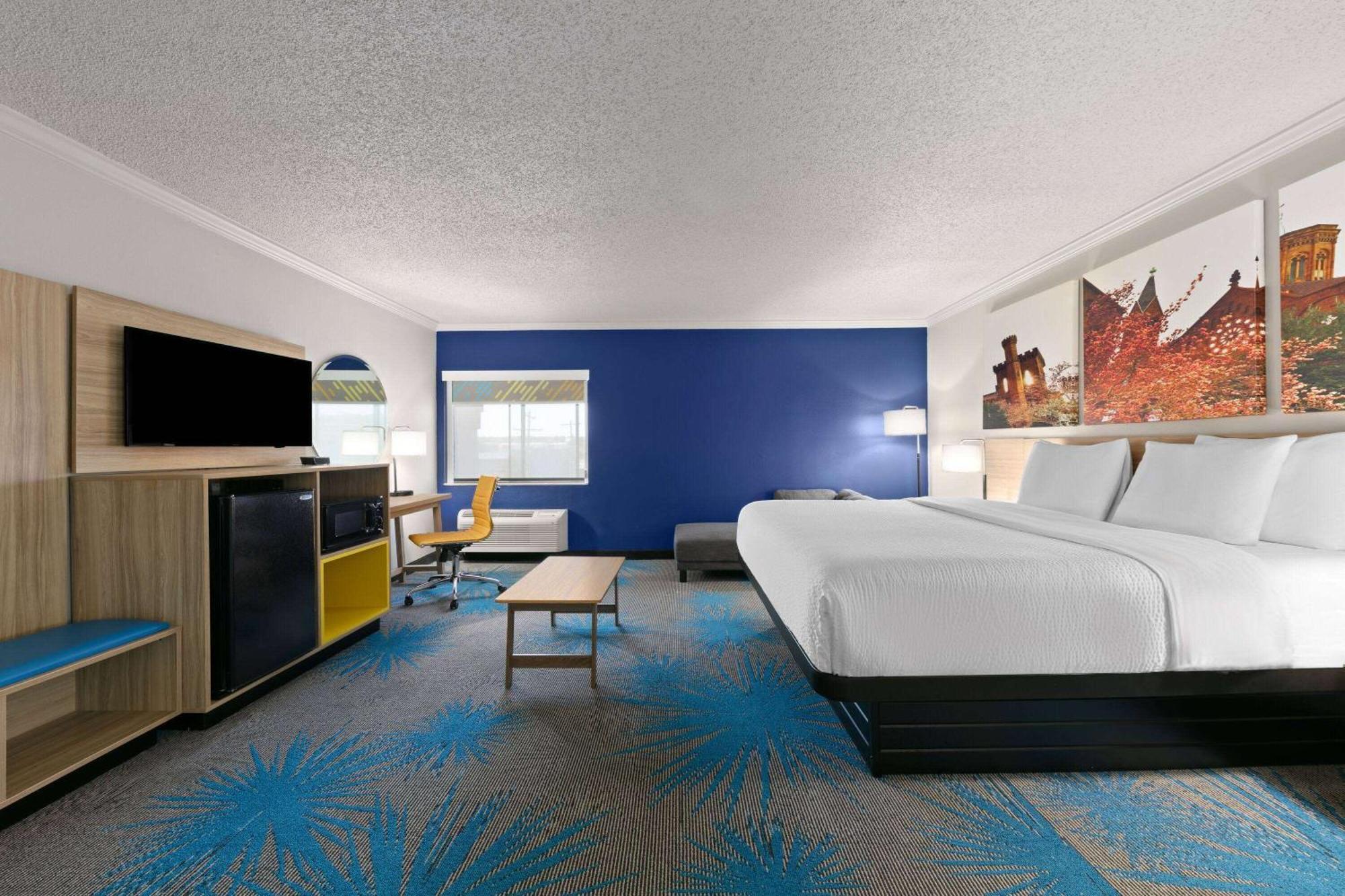 Days Inn By Wyndham Fort Smith Exterior photo