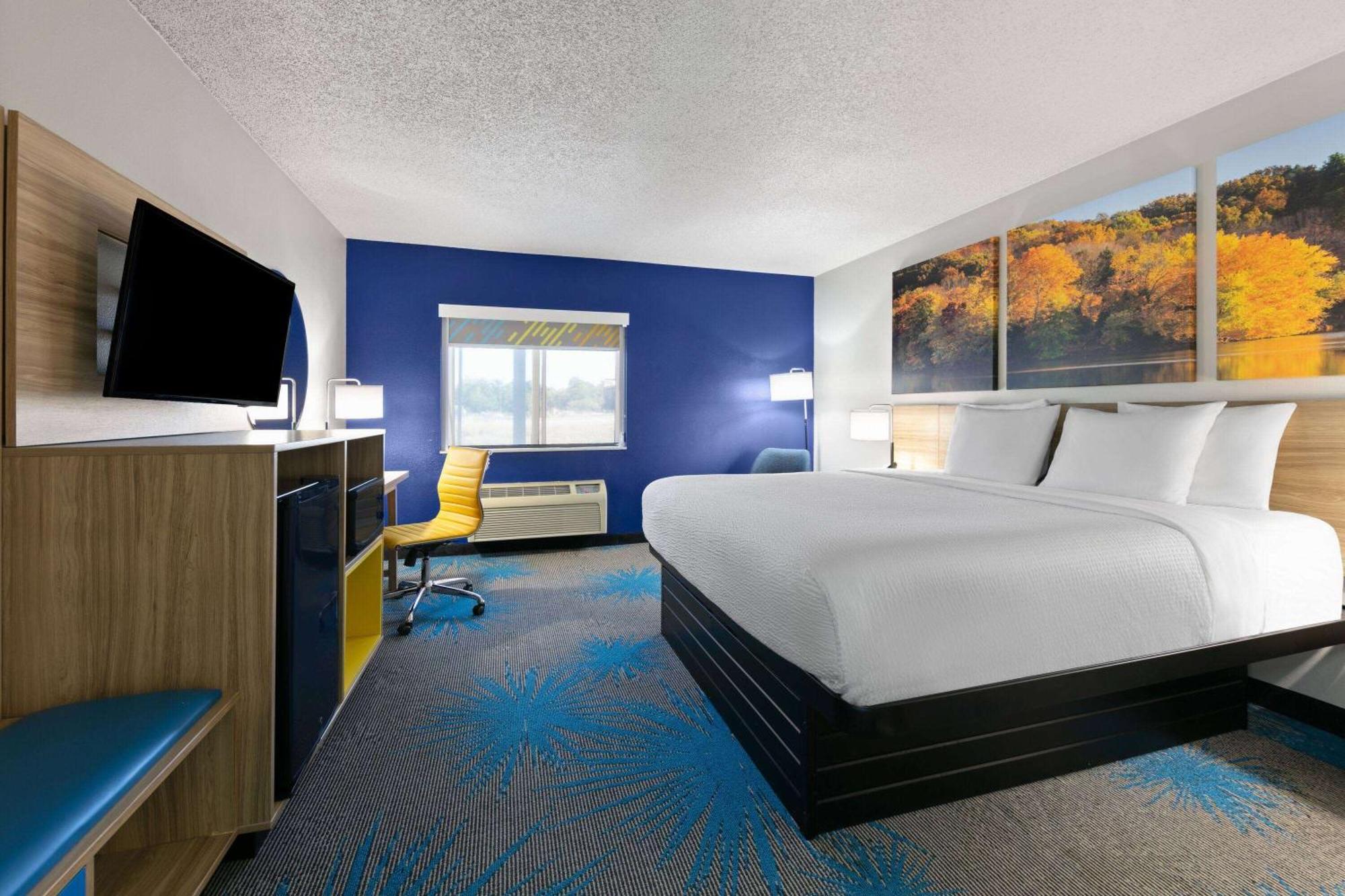 Days Inn By Wyndham Fort Smith Exterior photo